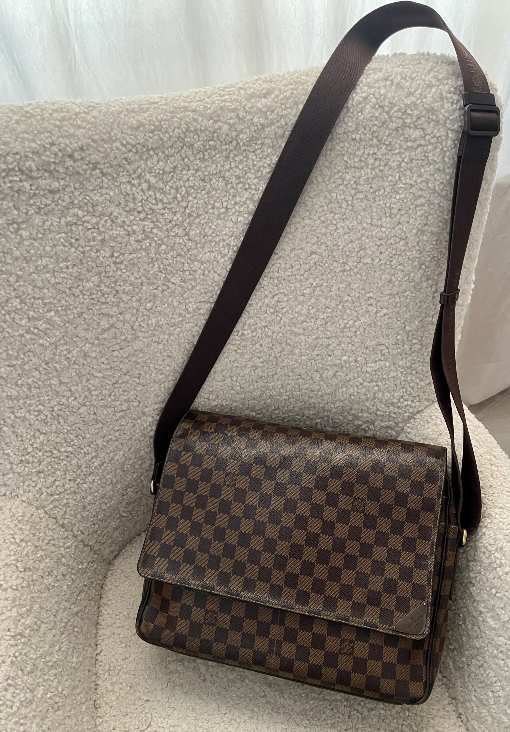 Louis Vuitton Damier Graphite Daniel GM Messenger Bag