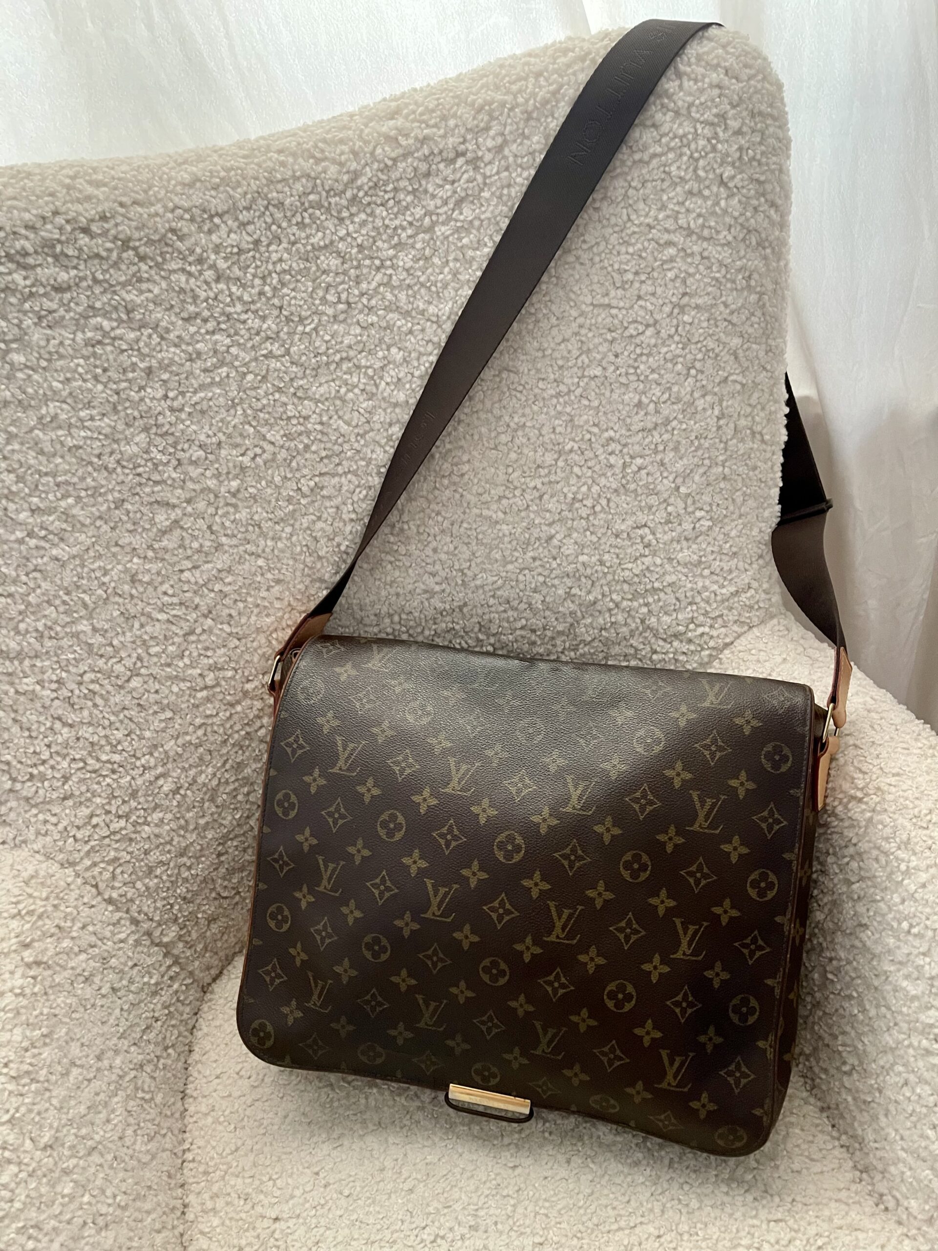 LOUIS VUITTON Monogram Canvas Abbesses Messenger Bag