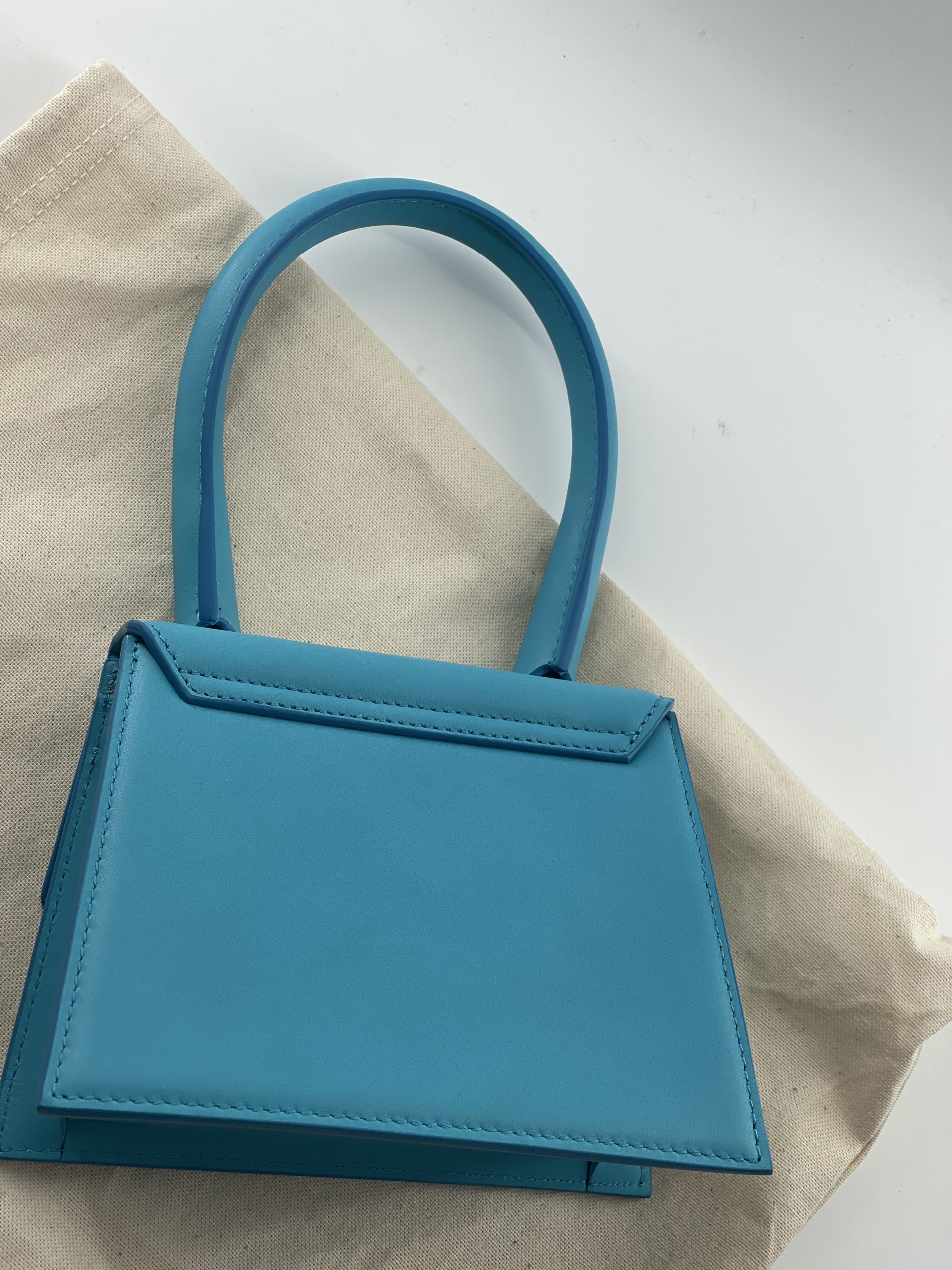 Jacquemus Le Chiquito moyen -